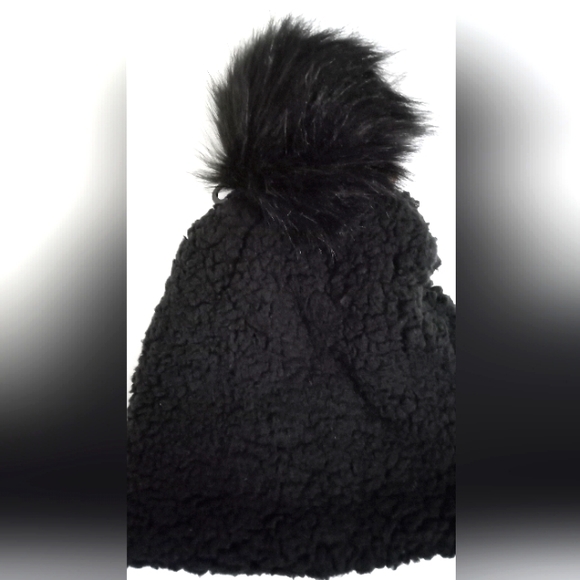 Hollister/Abercrombie & Fitch Black Faux Fur Pom Faux Sherpa Beanie/Cap/ Hat - Picture 4 of 9